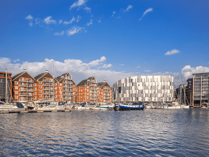 UK leasehold flat building in London representing ground rent cap and leasehold reform changes