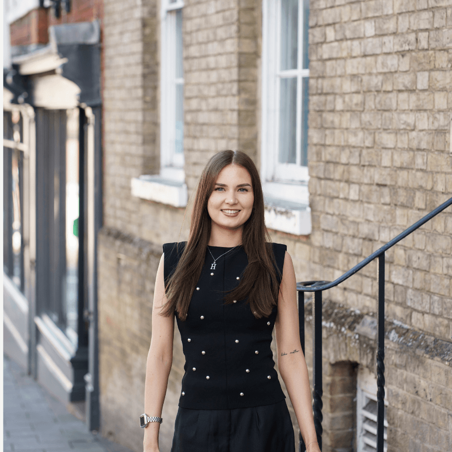 Holly Binns